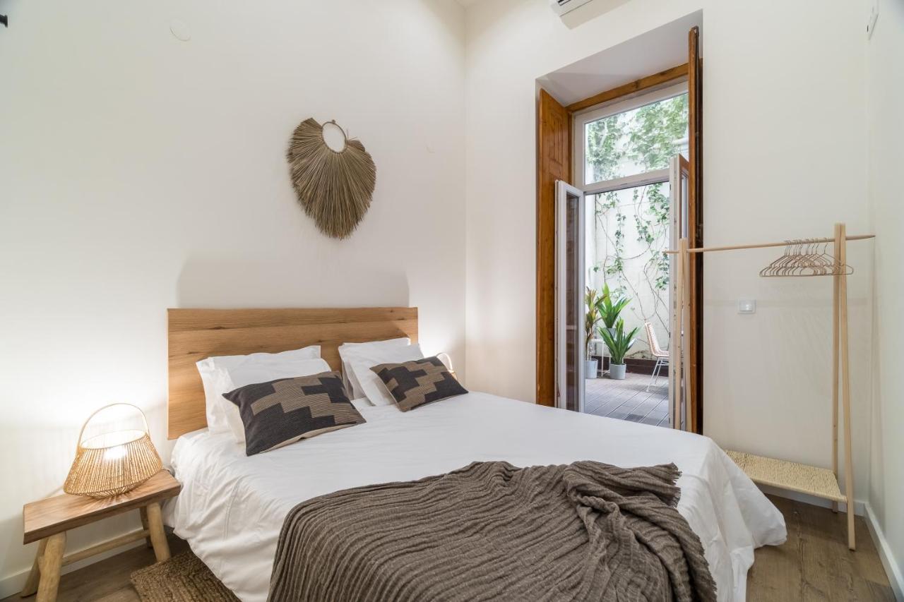 Casa Boma Lisboa - Design Apartment With Private Vegetal Terrace - Lapa VII Kültér fotó