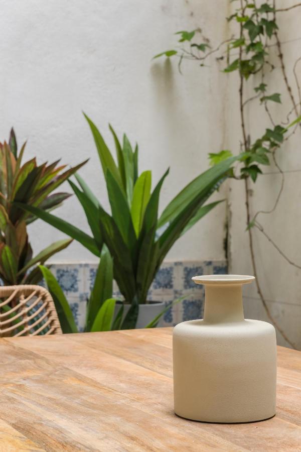 Casa Boma Lisboa - Design Apartment With Private Vegetal Terrace - Lapa VII Kültér fotó